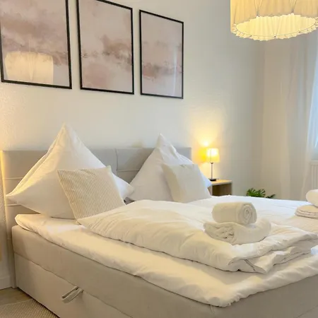 Helles Fuer Familien & Gruppen Apartment Neu-Ulm